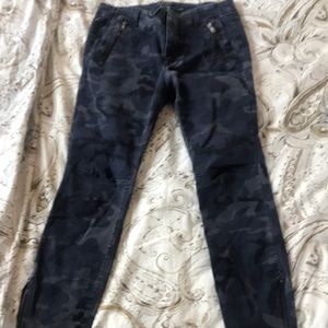 ZARA skinny pants . Great condition.
